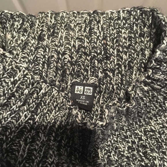 Uniqlo XS marled mockneck ribbed sweater - Picture 3 of 6